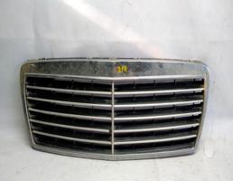 Решетка радиатора для MERSEDESBENZ W210 E 95-00г  запчасти бу
