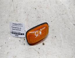 Повторитель на крыло желтый для Nissan Almera N15 (1995—2000)  запчасти бу