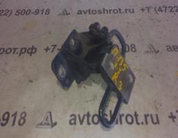 Петля двери задней нижняя правая для VOLKSWAGEN Passat B5 (1996—2001)  запчасти бу