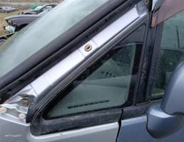 Стекло кузовное глухое переднее левое для Nissan Serena C24 (1999—2005)  запчасти бу