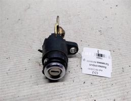 Кнопка открывания багажника личинка для Audi 100 C3 (1982—1988)  запчасти бу