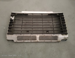 Решетка радиатора для Land Rover Defender I рестайлинг (2007—2016)  запчасти бу