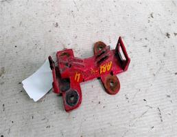 Крепление бампера для Audi 80 B2 (1978—1986)  запчасти бу