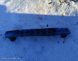 Усилитель бампера переднего для Peugeot 107 I рестайлинг (2009—2012)  запчасти бу