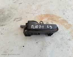 Крючок двери задней левой для Peugeot 107 I рестайлинг (2009—2012)  запчасти бу