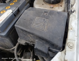 Крышка предохронителей для Peugeot 206 I (1998—2012)  запчасти бу