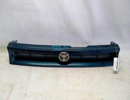 Решетка радиатора для Toyota Corolla  запчасти бу