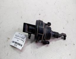 Вакуумный привод замка двери передней для Mercedes-Benz C-класс W202/S202 (1993—1997)  запчасти бу