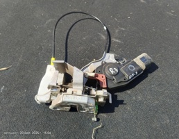 Замок двери задней правой для Peugeot 107 I рестайлинг (2009—2012)  запчасти бу