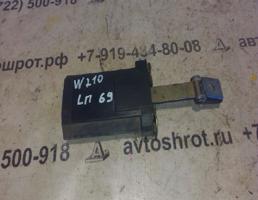 Ограничитель двери для Mercedes-Benz E-класс W210/S210 рестайлинг (1999—2003)  запчасти бу