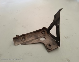 Кронштейн корпуса воздушного фильтра для Land Rover Defender I (1983—2007)  запчасти бу