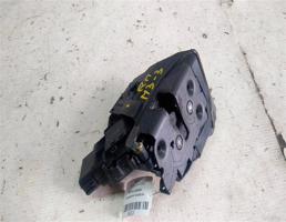 Замок двери передней правой для Mazda 3 BK (2003—2006)  запчасти бу