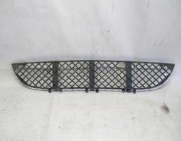 Решетка в бампер центральная для Mercedes-Benz E-класс W210/S210 (1995—1999)  запчасти бу