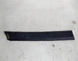 Молдинг двери задней правой для Audi 100 C3 (1982—1988)  запчасти бу