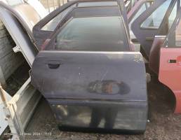 Дверь задняя правая для Audi 90 B4 (1992—1995)  запчасти бу
