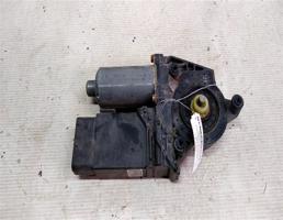 Моторчик ЭСП переднего правого для VOLKSWAGEN Passat B5 (1996—2001)  запчасти бу