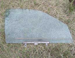 Стекло двери передней правой для VOLKSWAGEN Passat B3 (1988—1993)  запчасти бу