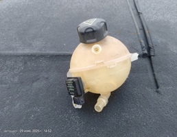 Бачок расширительный ДВС для Peugeot 3008 I рестайлинг (2013—2016)  запчасти бу