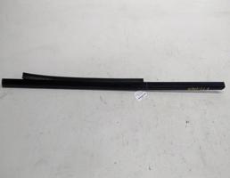 Молдинг стекла двери задней левой для Mercedes-Benz C-класс W202/S202 (1993—1997)  запчасти бу