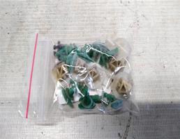 Пистон молдинга наружнего для Toyota RAV4 II (2000—2003)  запчасти бу