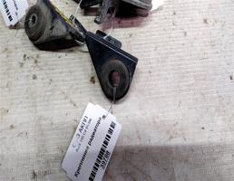 Крепление радиатора для Audi 100 C4 (1990—1994)  запчасти бу