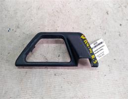 Рамка крючка двери правой для Mercedes-Benz E-класс W124/S124/C124/A124 (1984—1997)  запчасти бу