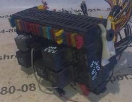 Блок предохранителей для VOLKSWAGEN Passat B3 (1988—1993)  запчасти бу