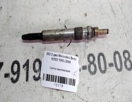 Свеча накаливания для Mercedes-Benz C-класс W202/S202 (1993—1997)  запчасти бу