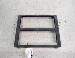 Рамка магнитолы для Mitsubishi Pajero II (1991—1997)  запчасти бу